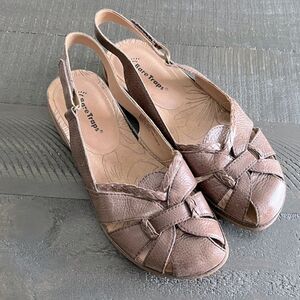 BareTraps Debut Womens Brown Slingback Sandal Shoes Size 8